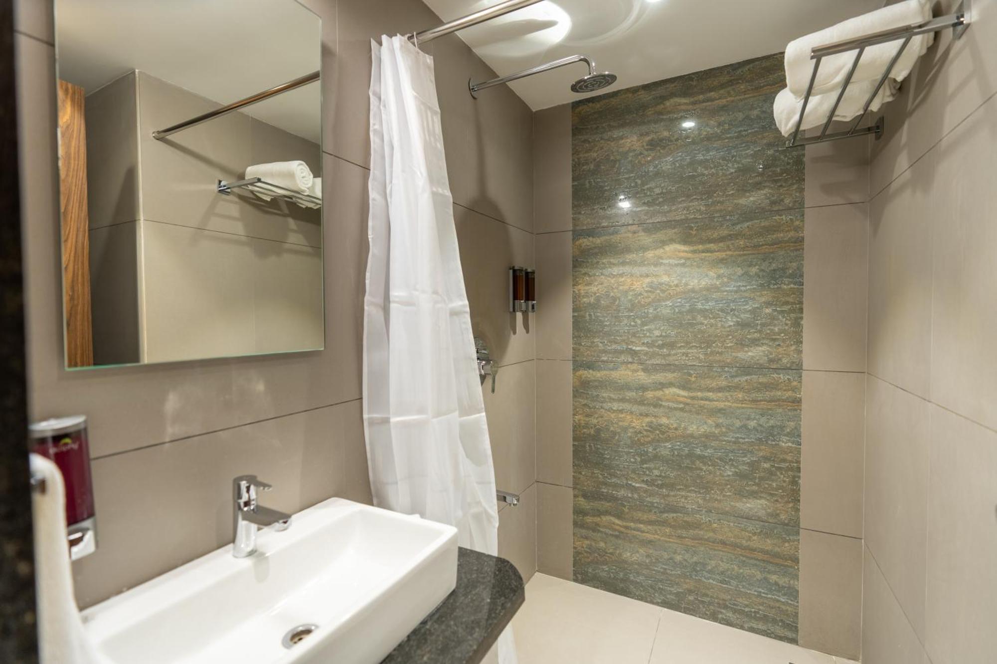 The Living Hub Business Hotel, קולהאפור מראה חיצוני תמונה
